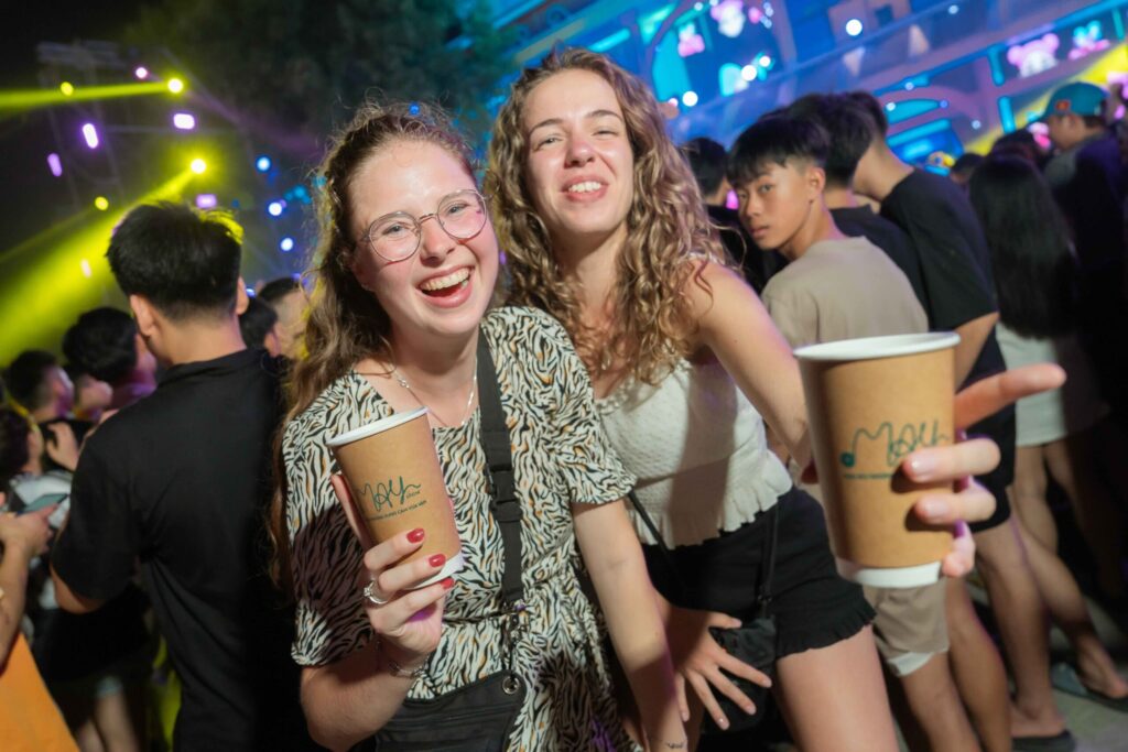 Khach-quoc-te-MAY-Show-2024 Khách quốc tế tại MAY Show 2024 ĐỒNG GIAO - MÂY HỘI