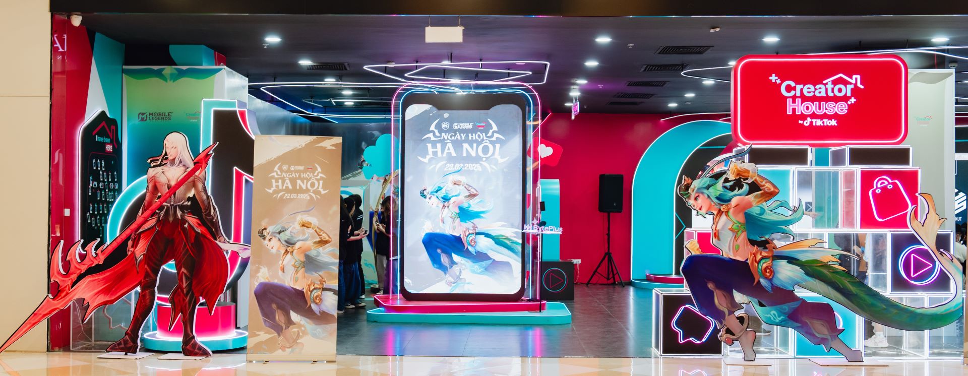 Toàn cảnh sân khấu Mobile Legends tại TikTok Creator House, màn LED giới thiệu Kalea, Hà Nội 23-03-2025 Toàn cảnh sân khấu Mobile Legends tại TikTok Creator House, màn LED giới thiệu Kalea, Hà Nội 23-03-2025